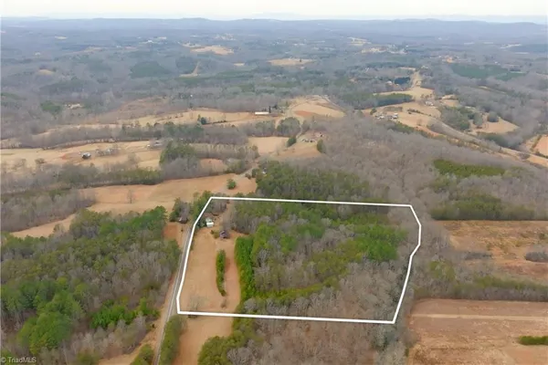 $279,900 | 3364 Highway 66 South, Westfield, NC 27053
