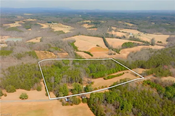 $279,900 | 3364 Highway 66 South, Westfield, NC 27053