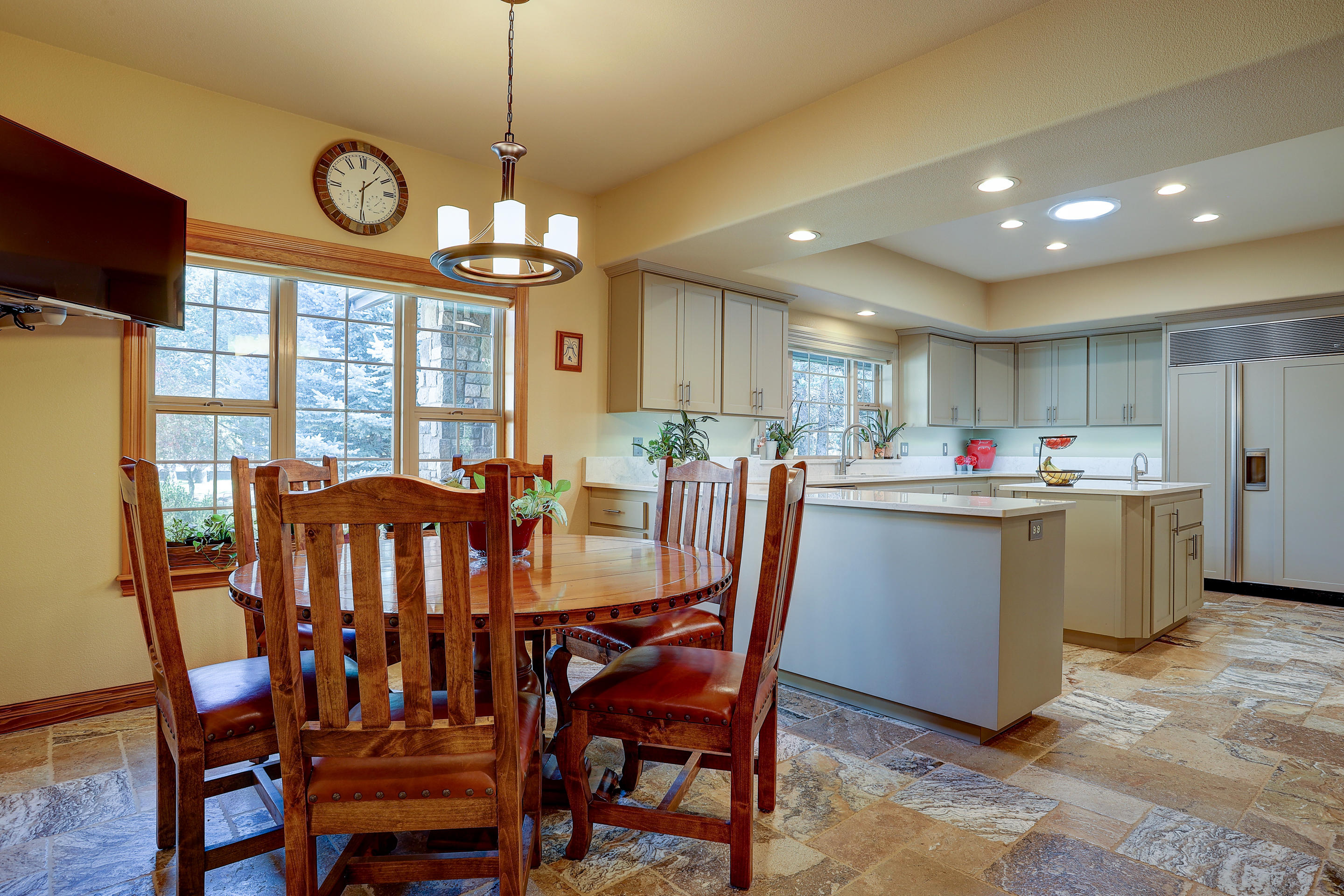 61267 Benham Road Bend, OR 97702 - Photo 11 of 49 Eat in nook