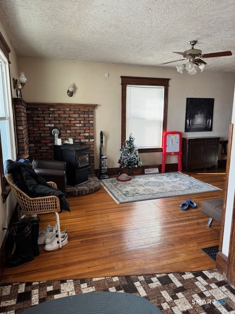 33 Monroe Street Shelton, CT 06484 - Photo 3 of 11