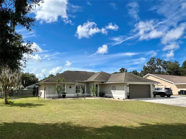 $305,000 | 1022 Cr 463b Lake, Lake Panasoffkee, FL 33538