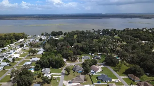 $305,000 | 1022 Cr 463b Lake, Lake Panasoffkee, FL 33538