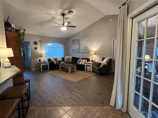 $305,000 | 1022 Cr 463b Lake, Lake Panasoffkee, FL 33538