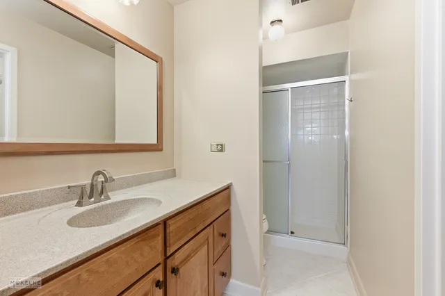 $265,000 | 7502 Farmingdale Drive, Unit 206, Darien, IL 60561