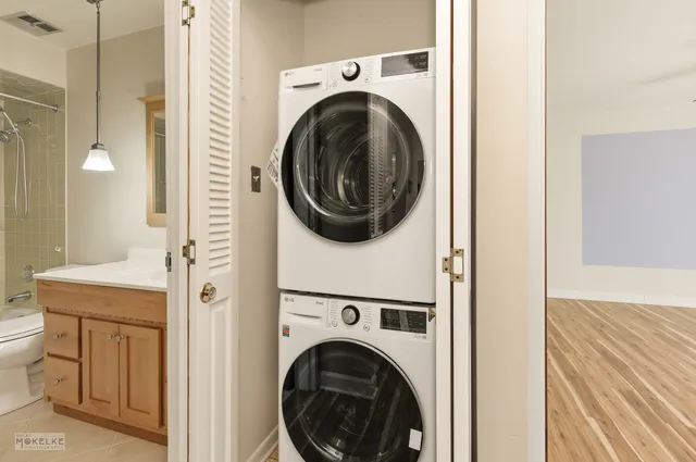 $265,000 | 7502 Farmingdale Drive, Unit 206, Darien, IL 60561