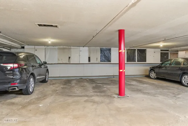 $265,000 | 7502 Farmingdale Drive, Unit 206, Darien, IL 60561