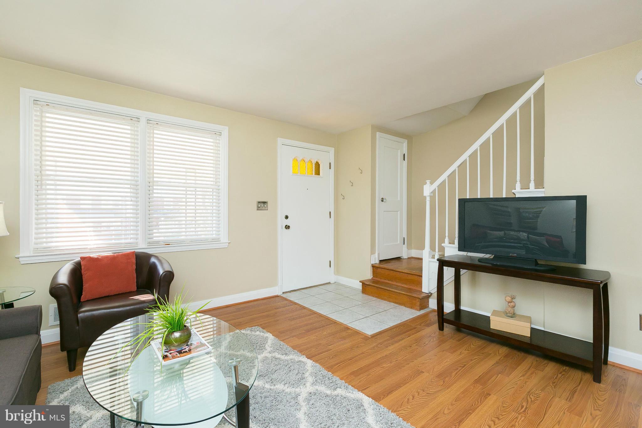 8648 Rock Oak Road Baltimore, MD 21234 - Photo 6 of 23 Living Room
