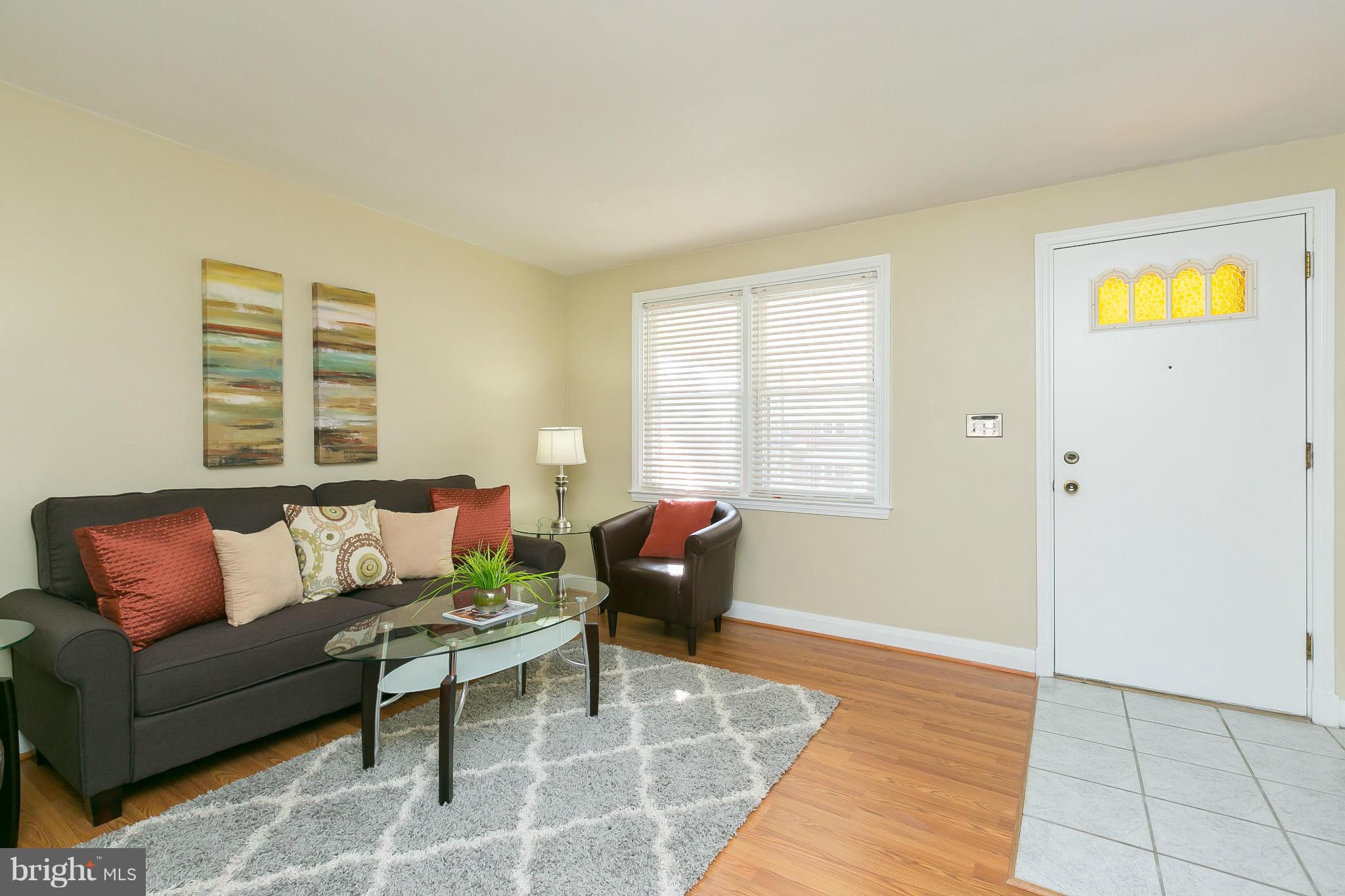 8648 Rock Oak Road Baltimore, MD 21234 - Photo 7 of 23 Living Room