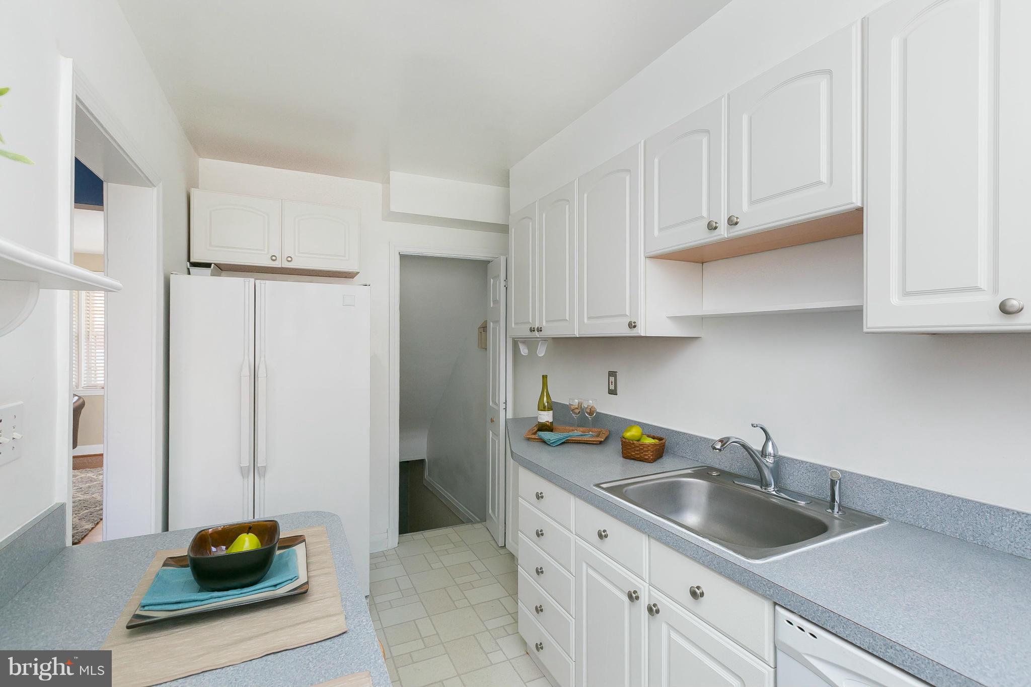 8648 Rock Oak Road Baltimore, MD 21234 - Photo 10 of 23 Kitchen