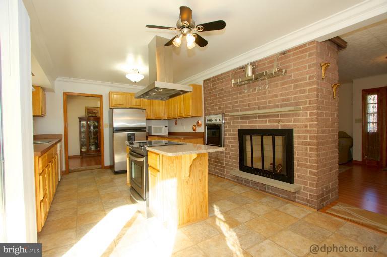 239 Red Toad Road North East, MD 21901 - Photo 4 of 23 Living Room