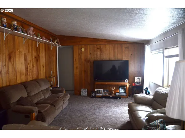 $399,900 | 244 Kaehn Road, Crescent, OR 97733