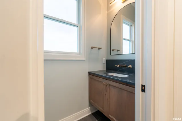 $1,249,000 | 6830 Wilderness Pointe, Bettendorf, IA 52722