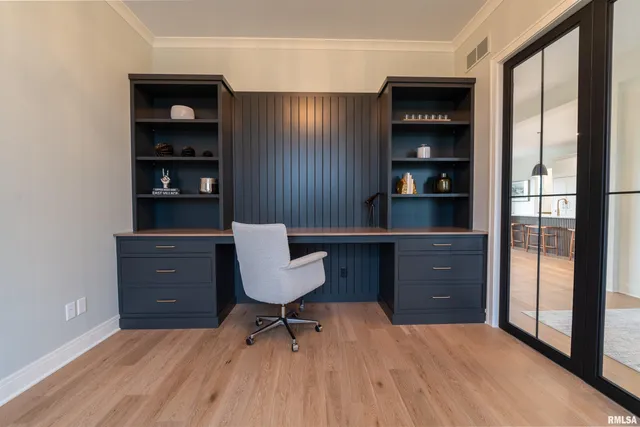 $1,249,000 | 6830 Wilderness Pointe, Bettendorf, IA 52722