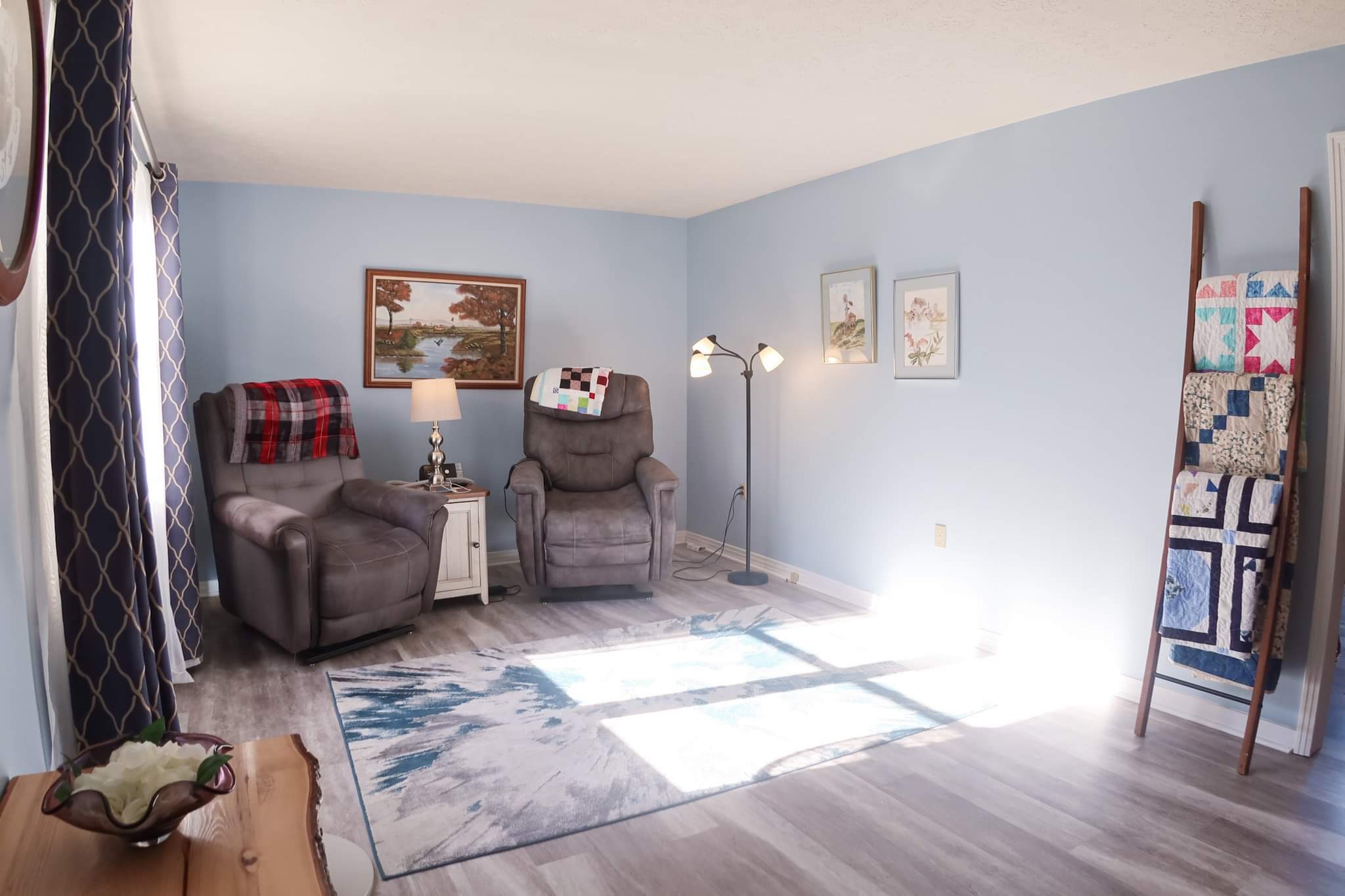 305 Highway 49 Tennessee Ridge, TN 37178 - Photo 9 of 32 a living room with furniture and a book shelf