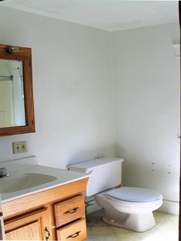 165 River Road Benton, ME 04901 - Photo 6 of 15 Bathroom