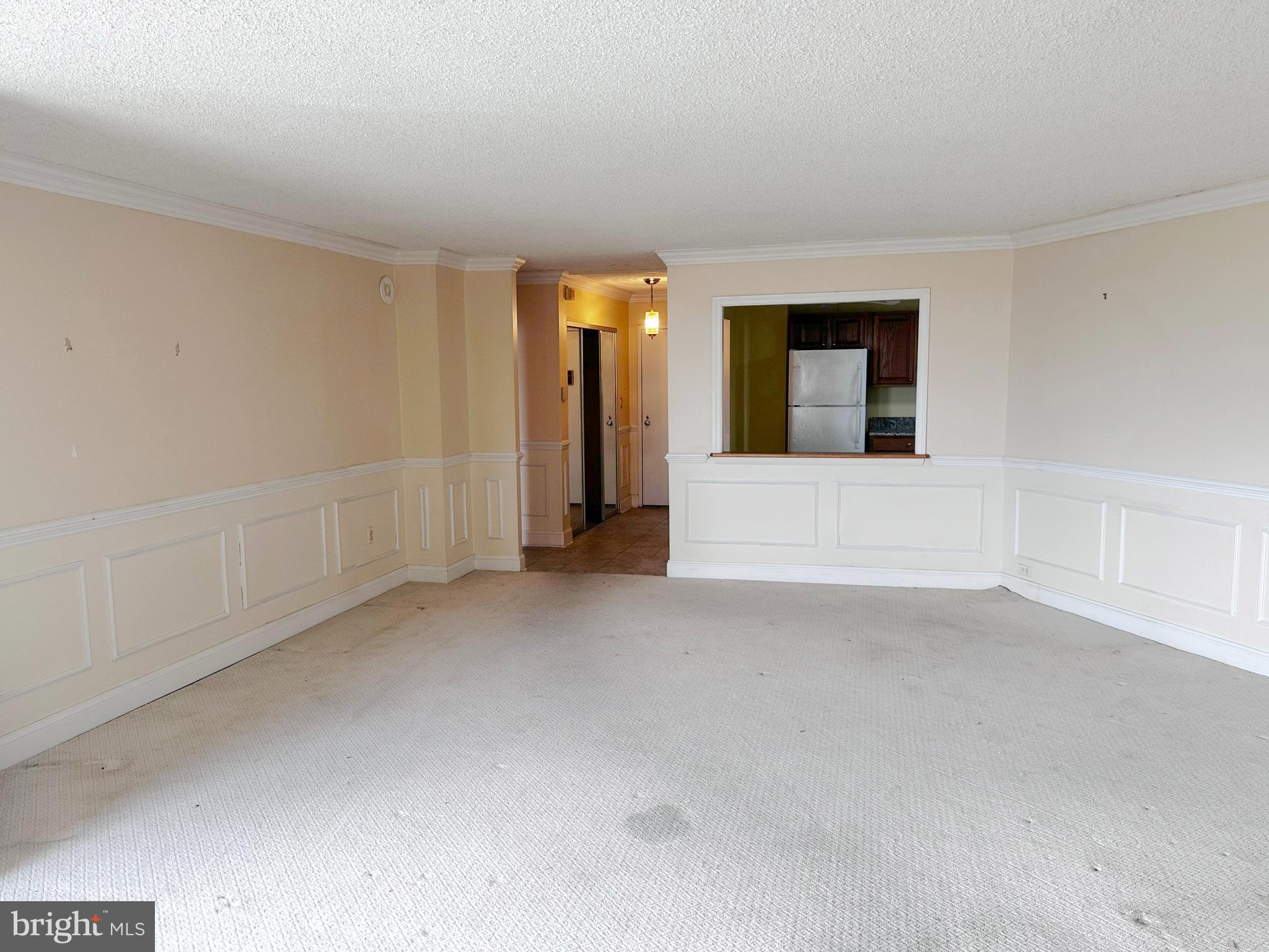 205 East Joppa Road, Unit 1904 Baltimore, MD 21286 - Photo 3 of 12 Living Area