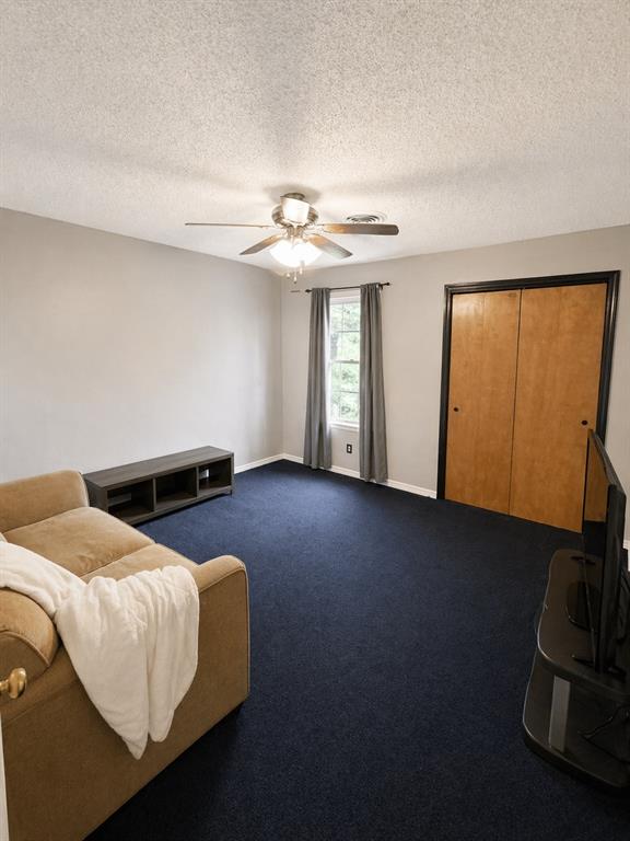 504 Aspen Road Gainesville, TX 76240 - Photo 6 of 11 a bed room with a bed and a window