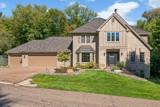 $895,000 | 4902 Beacon Hill Road, Minnetonka, MN 55345