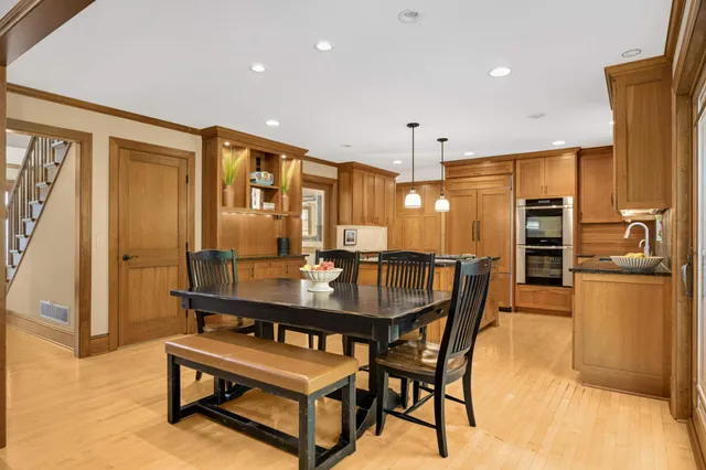 $895,000 | 4902 Beacon Hill Road, Minnetonka, MN 55345