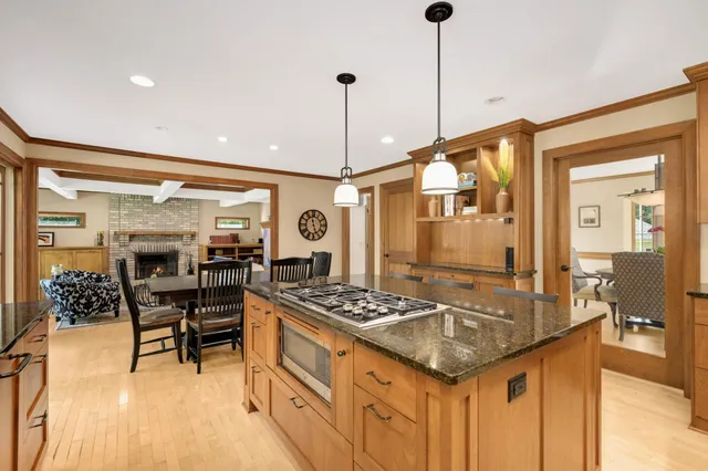 $895,000 | 4902 Beacon Hill Road, Minnetonka, MN 55345