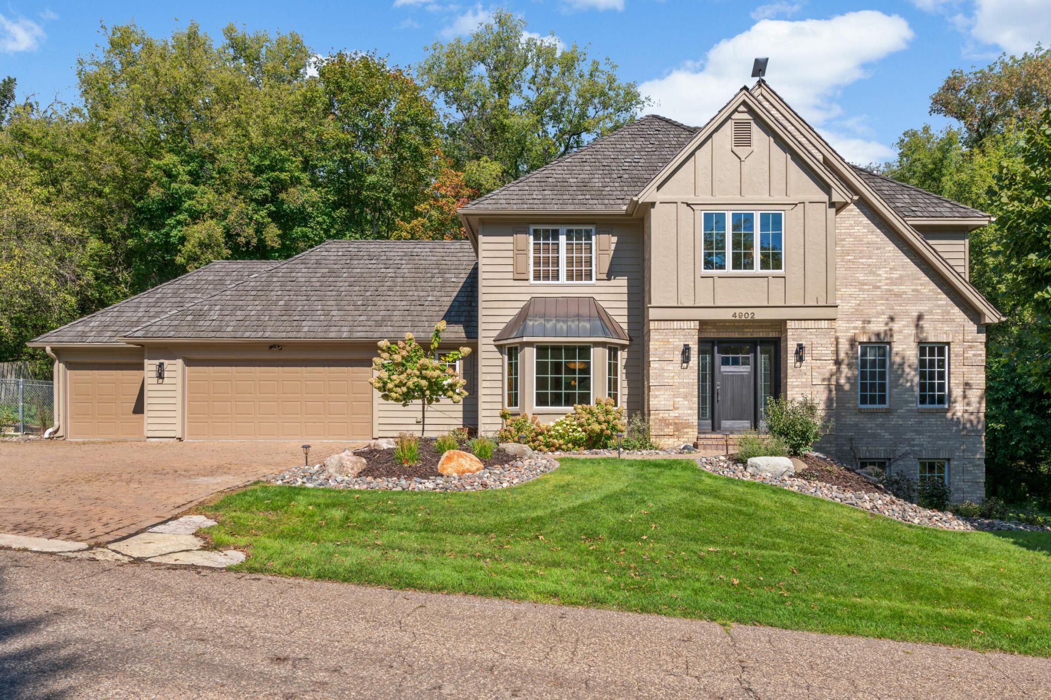 4902 Beacon Hill Road Minnetonka, MN 55345 - Photo 2 of 49 Gallery Image 2