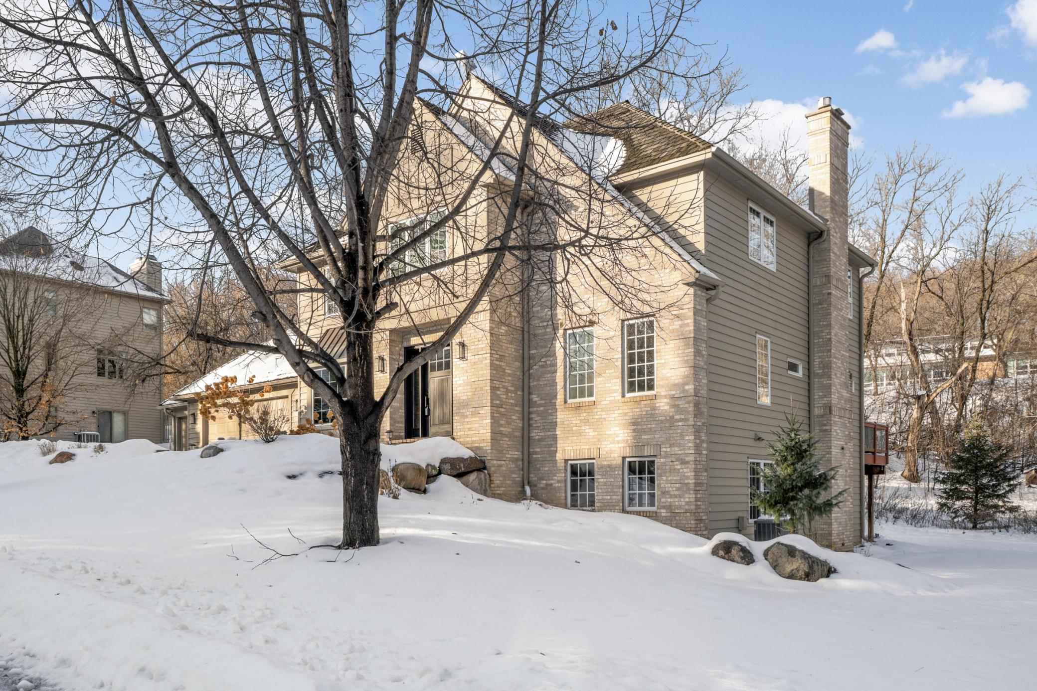 4902 Beacon Hill Road Minnetonka, MN 55345 - Photo 3 of 49 Gallery Image 3