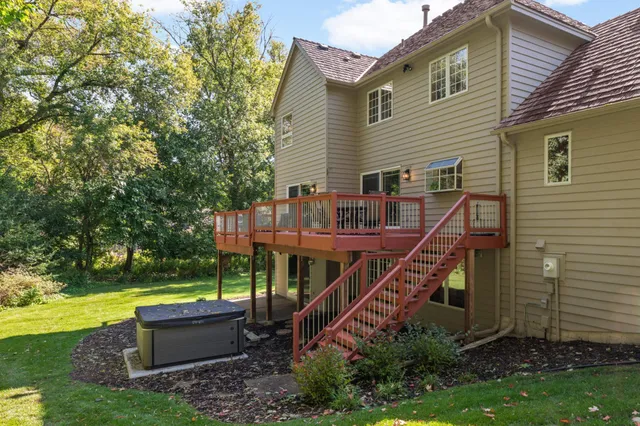 $895,000 | 4902 Beacon Hill Road, Minnetonka, MN 55345