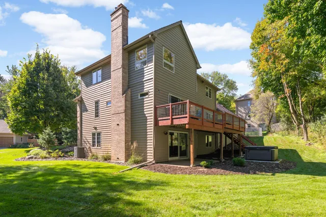 $895,000 | 4902 Beacon Hill Road, Minnetonka, MN 55345