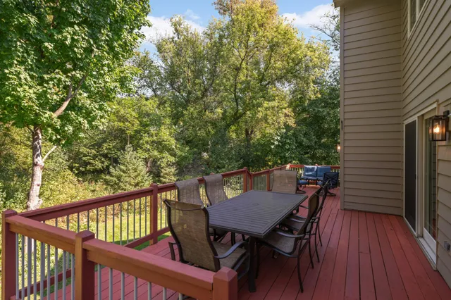 $895,000 | 4902 Beacon Hill Road, Minnetonka, MN 55345