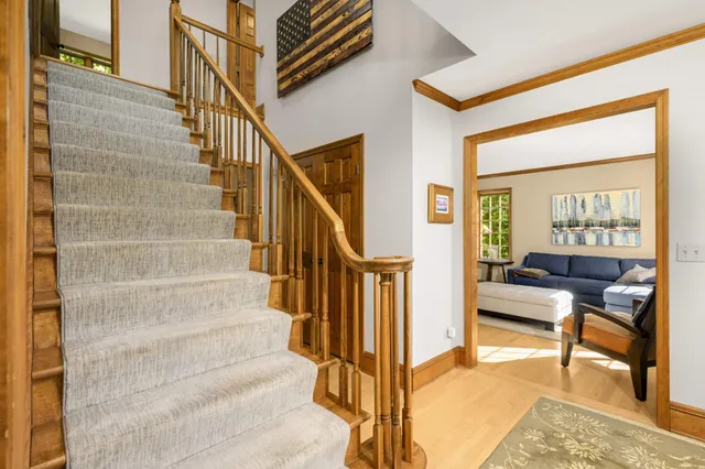 $895,000 | 4902 Beacon Hill Road, Minnetonka, MN 55345