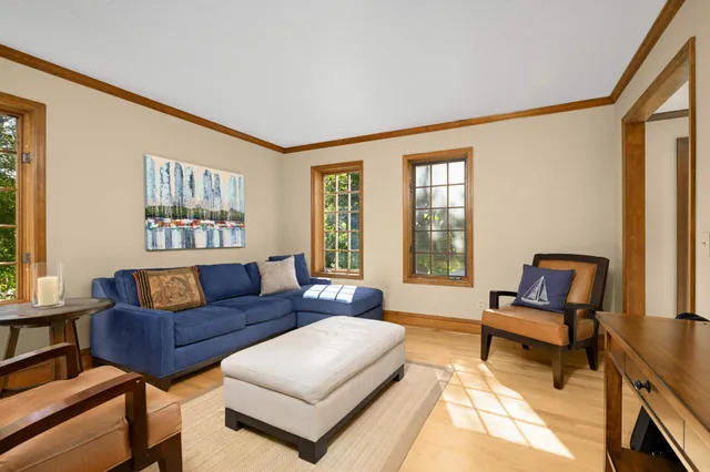 $895,000 | 4902 Beacon Hill Road, Minnetonka, MN 55345