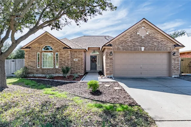 $382,500 | 119 Georgian Oaks, Rockport, TX 78382