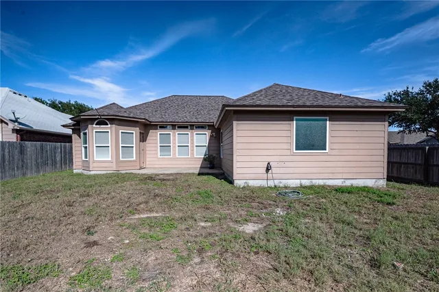 $375,000 | 119 Georgian Oaks, Rockport, TX 78382