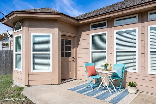 $375,000 | 119 Georgian Oaks, Rockport, TX 78382