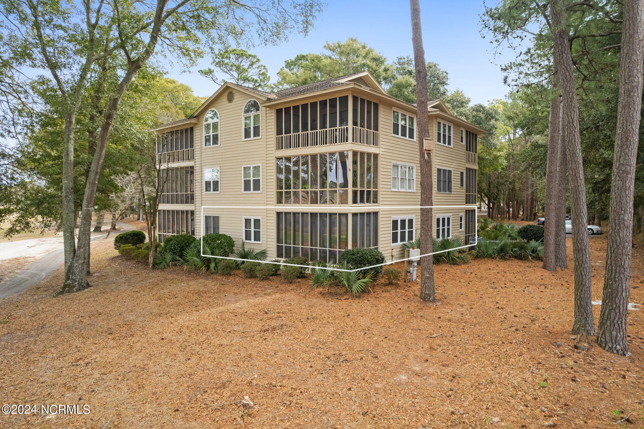 227 Clubhouse Road, Unit 1 Sunset Beach, NC 28468 - Photo 2 of 79 www.kahunaphoto.com (6 of 41)