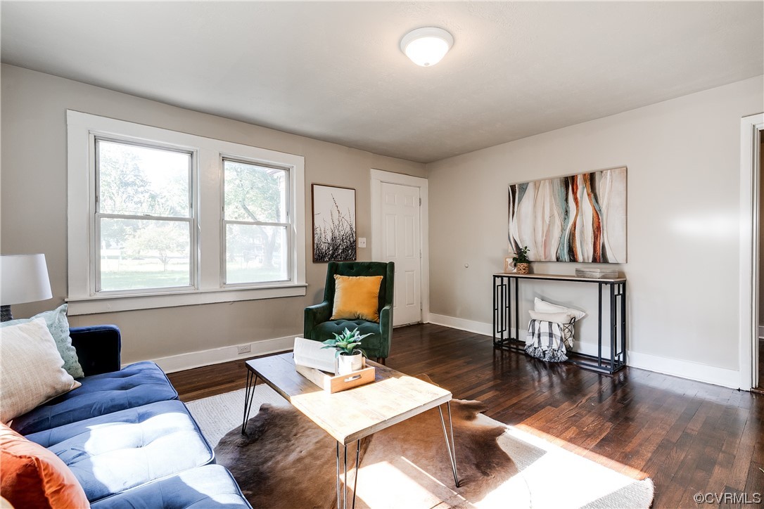 5436 Snead Road Richmond, VA 23224 - Photo 6 of 22 a living room with furniture and a window