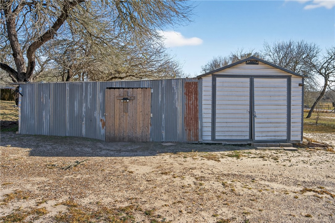 5752 Mockingbird Lane Mathis, TX 78368 - Photo 7 of 35 a view of wooden fence