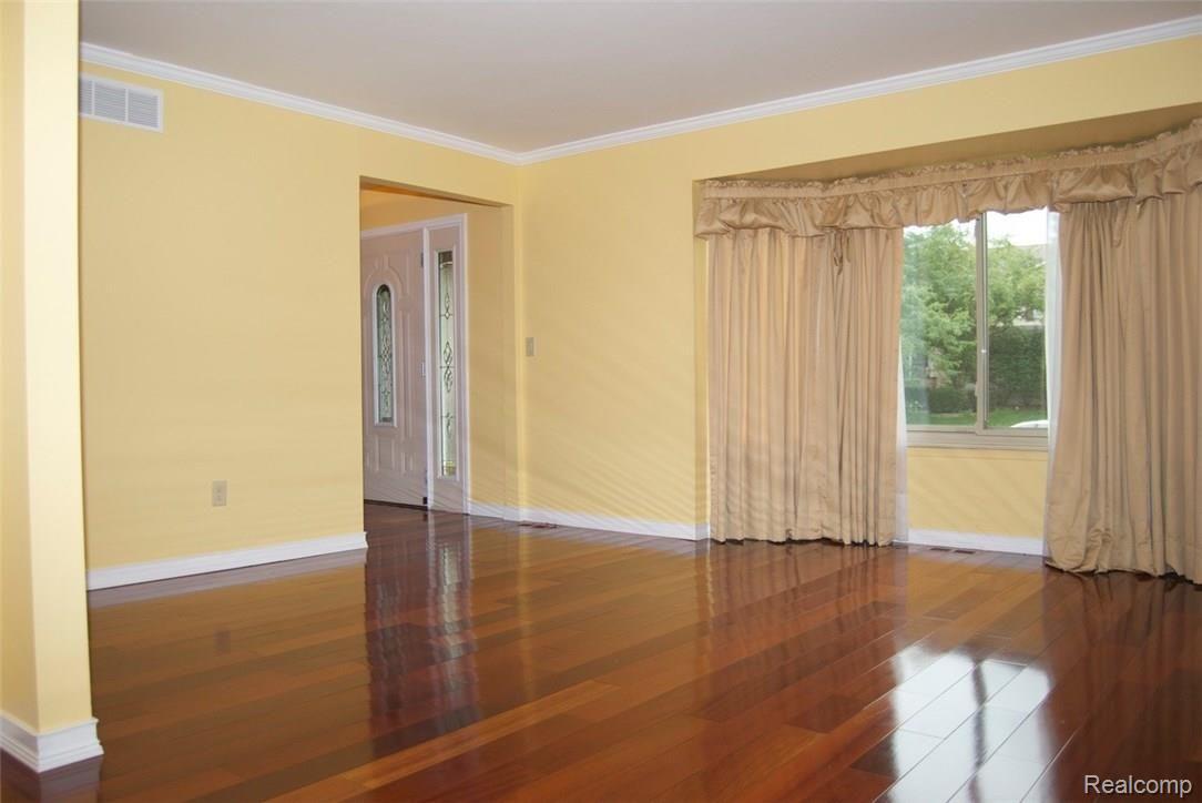 853 Lion Street Rochester, MI 48307 - Photo 2 of 11 living room.jpg