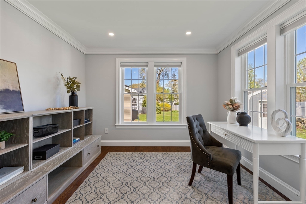 8 Whispering Hill Road Woburn, MA 01801 - Photo 10 of 39 Gallery Image 10