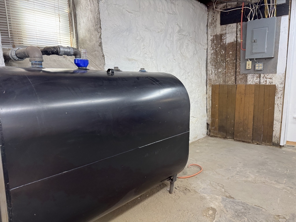 30 Broad Street Fall River, MA 02724 - Photo 27 of 31 a living room with furniture