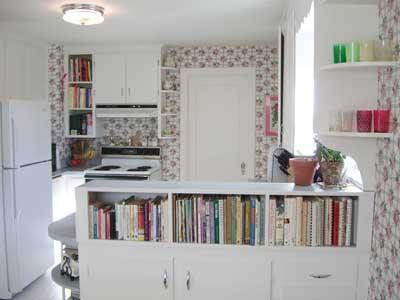 1080 Rosenkranz Road Tieton, WA 98947 - Photo 4 of 12 a room with furniture and a book shelf