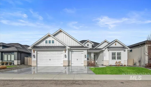 $999,990 | 2260 East Timber Trail Drive, Kuna, ID 83634