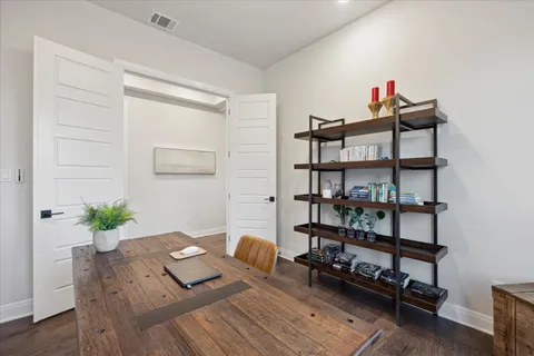 $1,050,000 | 19302 Summit Glory Trail, Unit 68, Spicewood, TX 78669