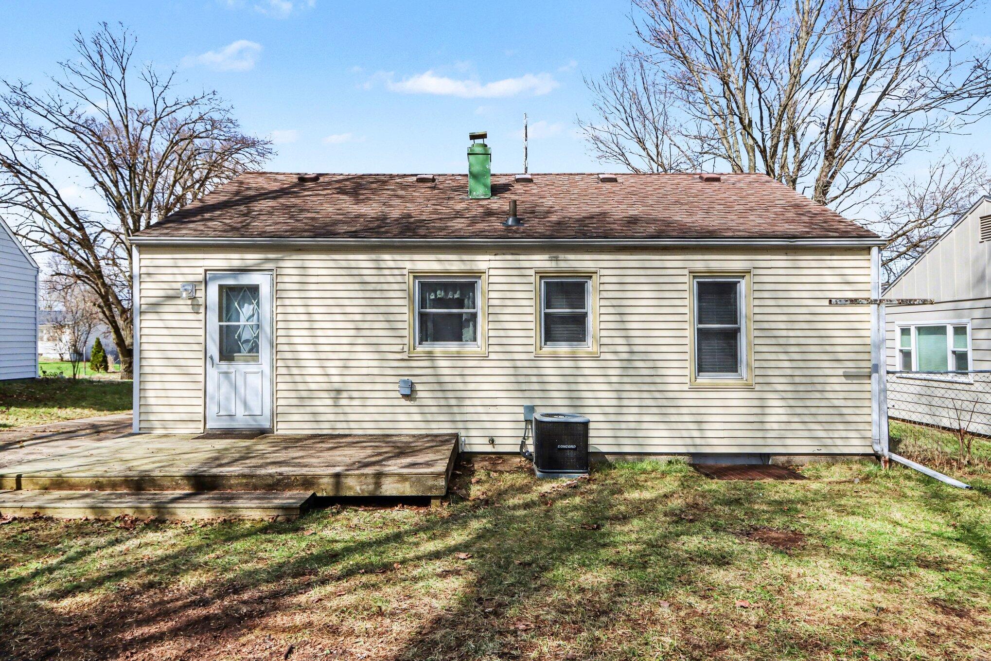 1706 Miller Road Kalamazoo, MI 49001 - Photo 12 of 17 014_file_3085