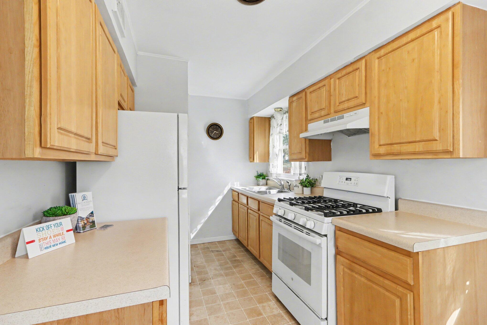 1706 Miller Road Kalamazoo, MI 49001 - Photo 4 of 17 006_file_5184