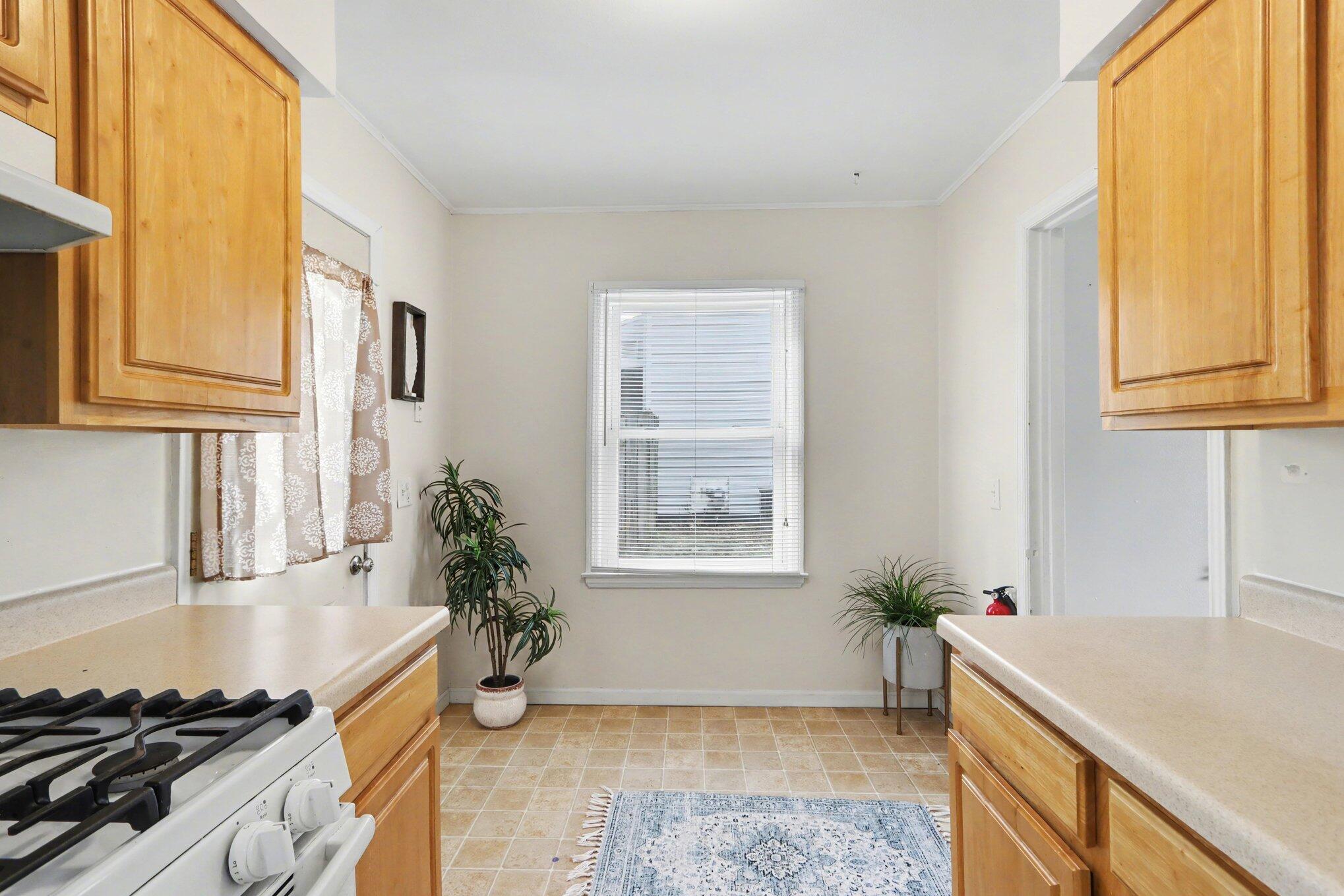 1706 Miller Road Kalamazoo, MI 49001 - Photo 5 of 17 007_file_7723