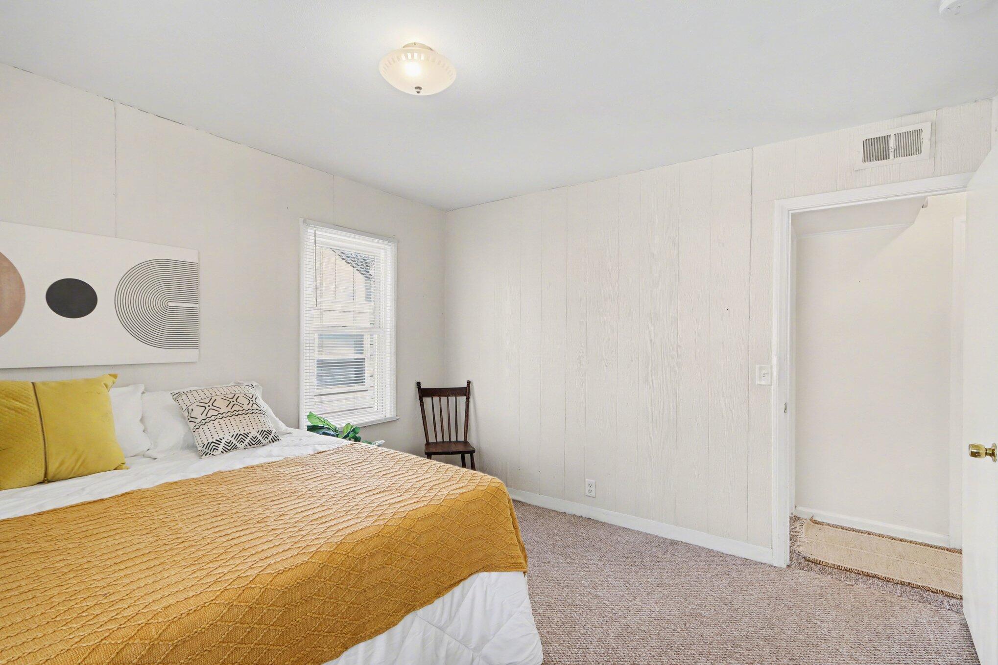 1706 Miller Road Kalamazoo, MI 49001 - Photo 7 of 17 009_file_9078