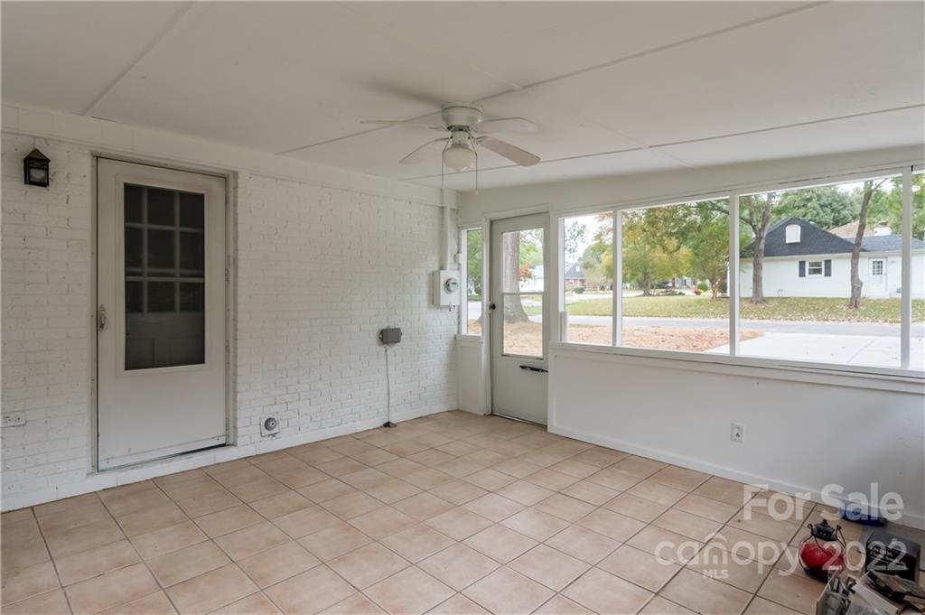 6777 Stoney Ridge Road Matthews, NC 28104 - Photo 24 of 27 an empty room with windows