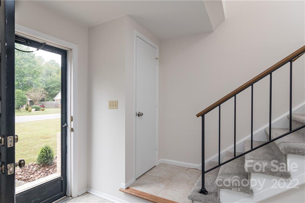 6777 Stoney Ridge Road Matthews, NC 28104 - Photo 3 of 27 a view of a interior of the house