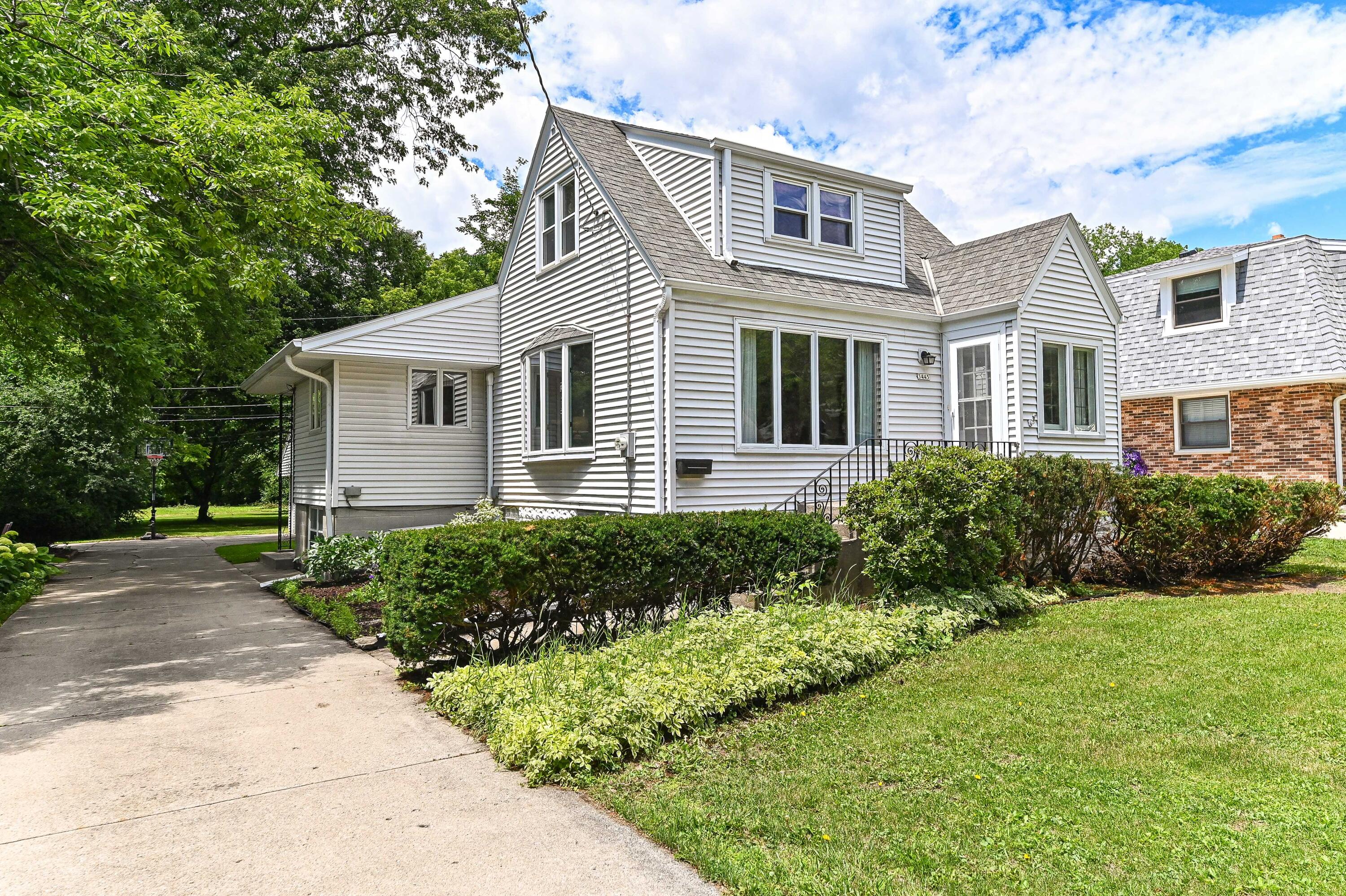 3445 South 96th Street Milwaukee, WI 53227 - Photo 1 of 52 Welcome to 3445 S 96th Street!